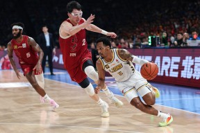 爱游戏在线登录 -浙江队训练开放日，关键时刻扳平良机引欢呼，英超在即，资深球员宣示担当 